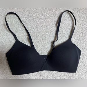 Lululemon Bra-32C, never worn!